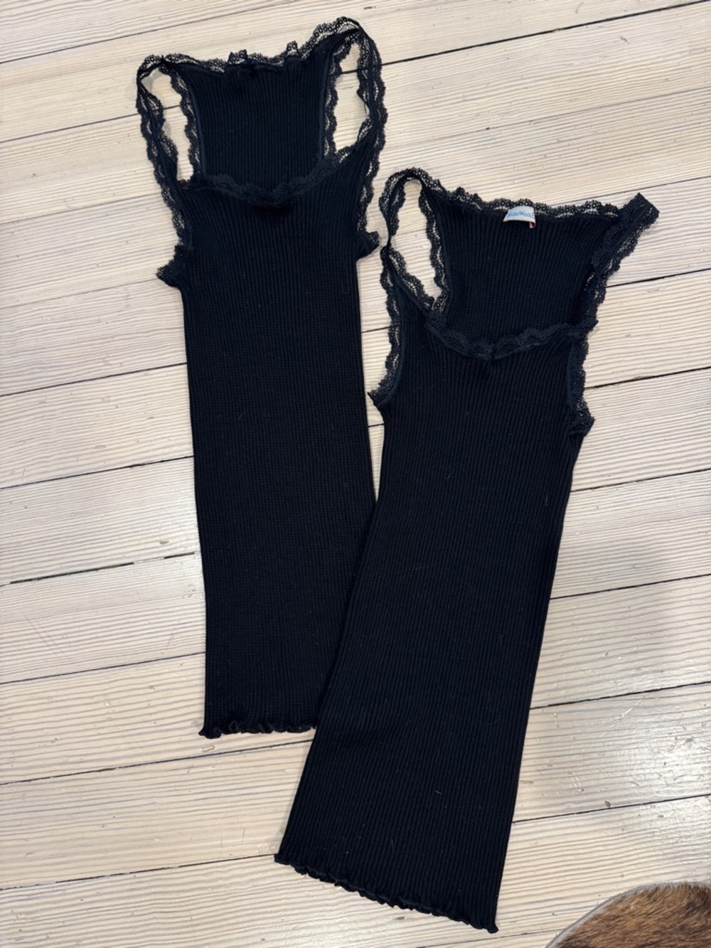 Women’s Black wool Lace-Trim Ribbed Tank Top - Brand Unspecified